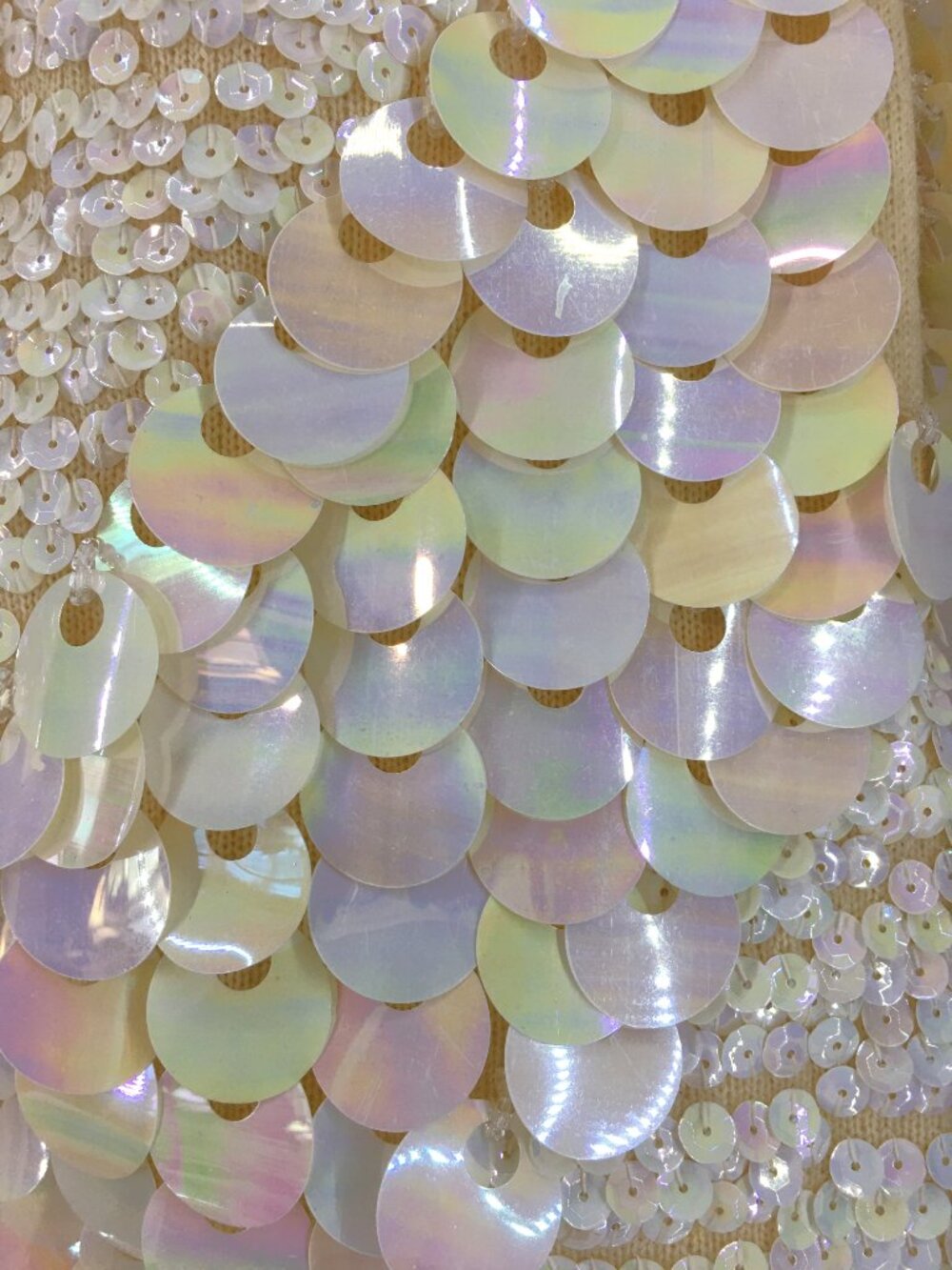 ✨ Vintage 60s Hand Beaded Sequin Wool Top Ivory Iridescent Paillette Tank ✨ - Picture 5 of 9